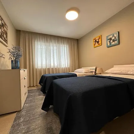 Dejvi & Ruben Apartment